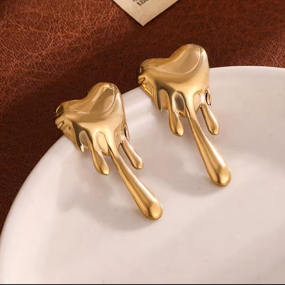 Melting Gold Dripping Heart Earrings
